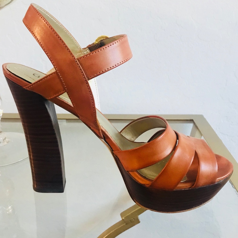 Guess block heel leather sandals (size 8)